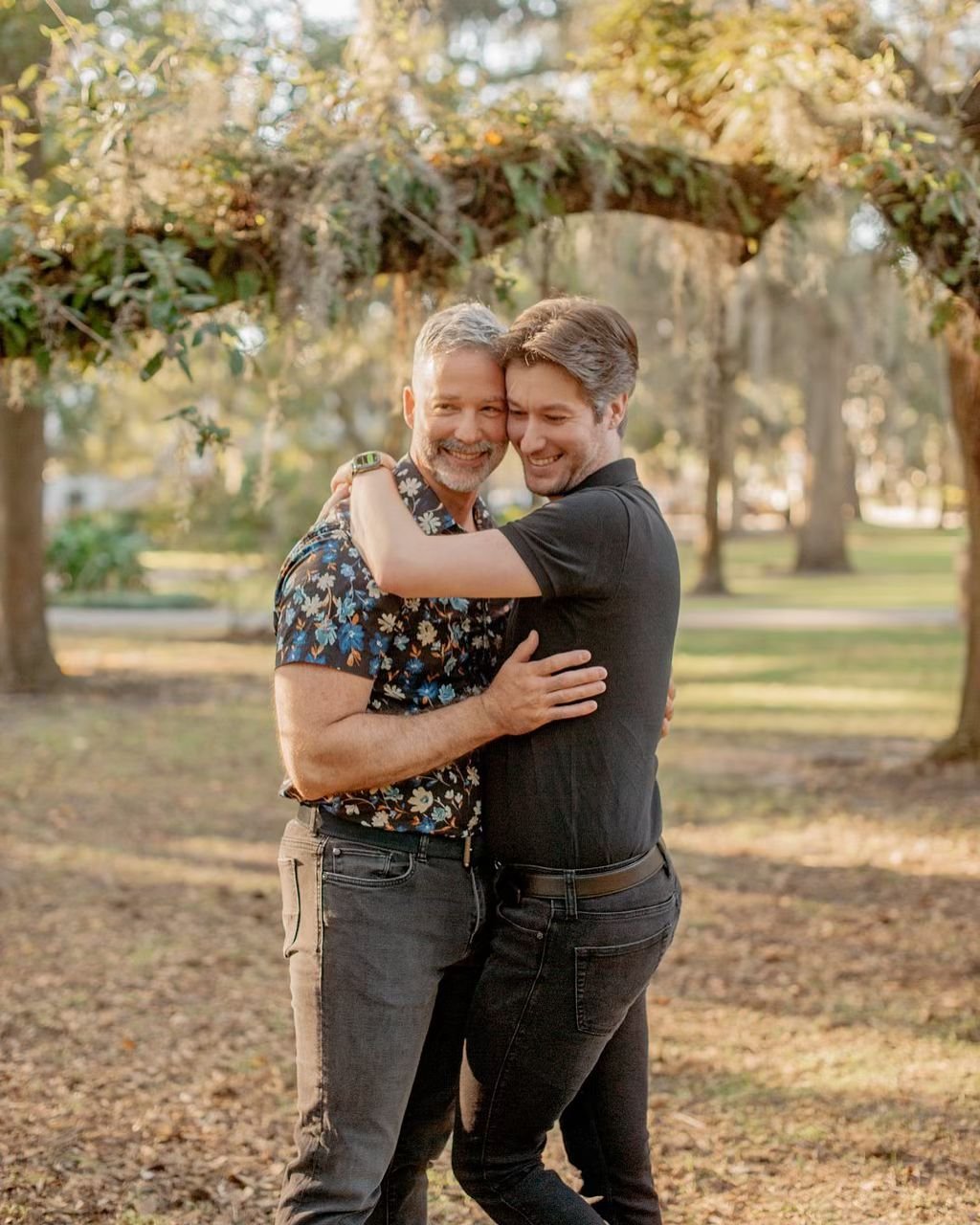 Ray &amp; Ryan&rsquo;s surprise engagement shoot booked by their closest friends🌿