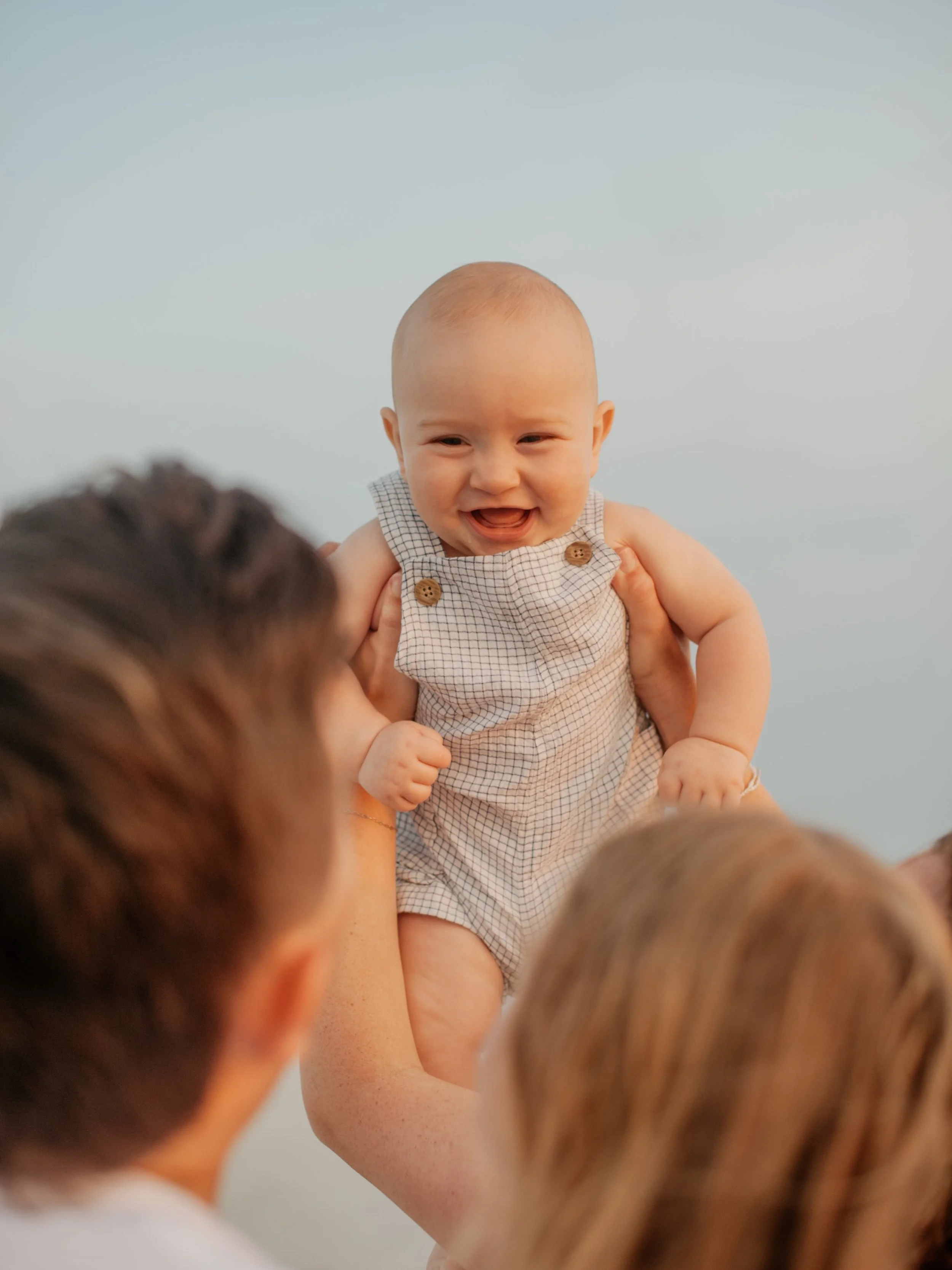 My second session with my the Gallione Family&mdash; this time welcoming Nico! The happiest baby boy you&rsquo;ve ever seen 🥹 The best! Thank you guys 💛🌅
