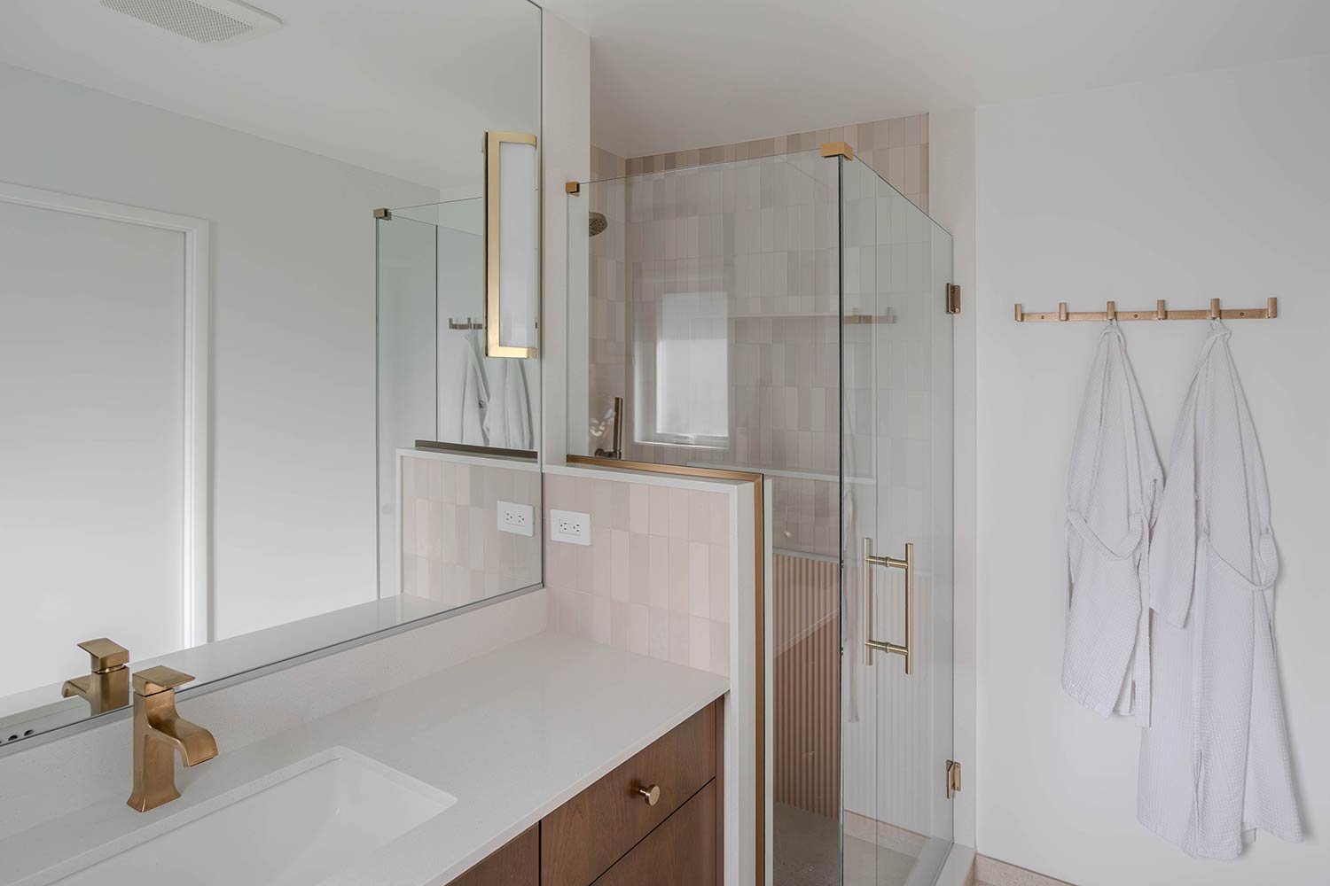 Midcentury Modern Interior Design Primary Bathroom