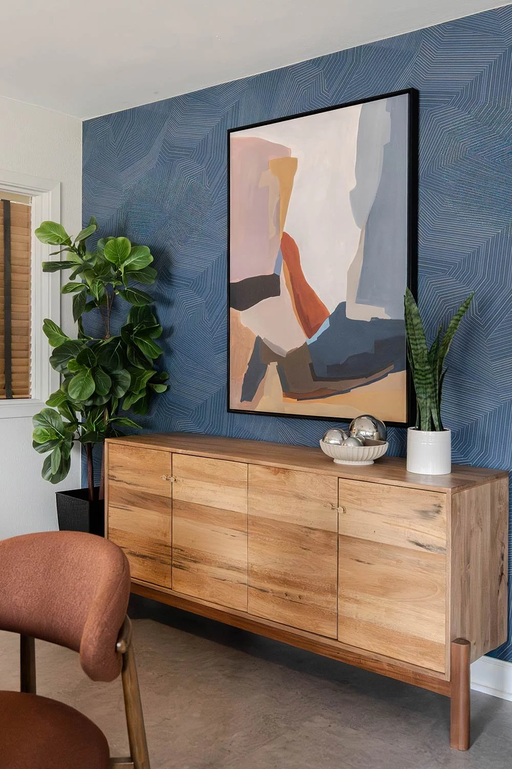 Unique blue wallpaper with large artwork