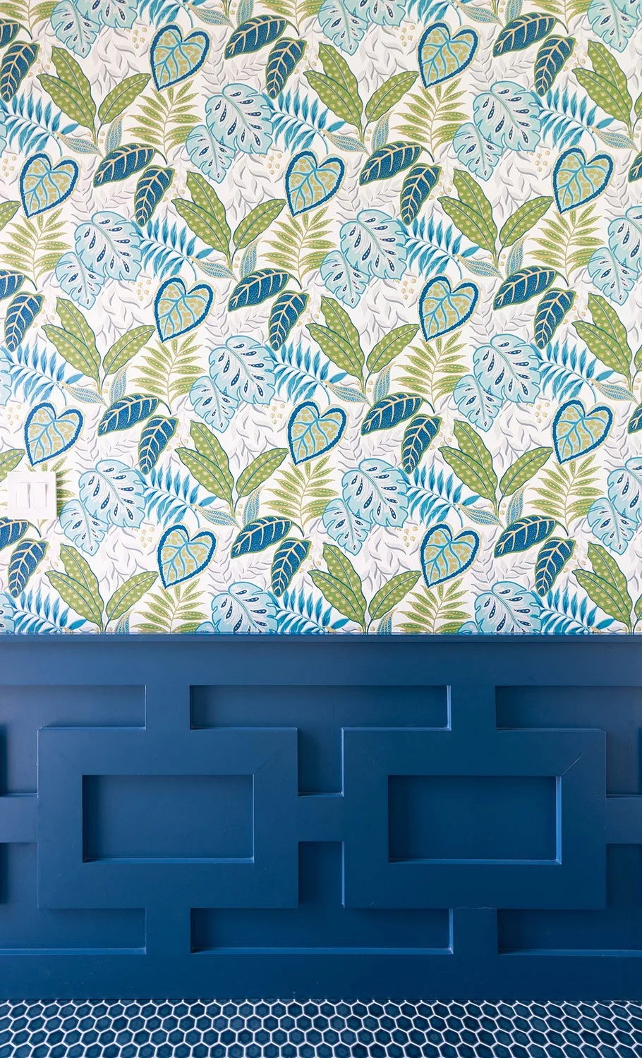 unique wallpaper design, colorful bathroom design