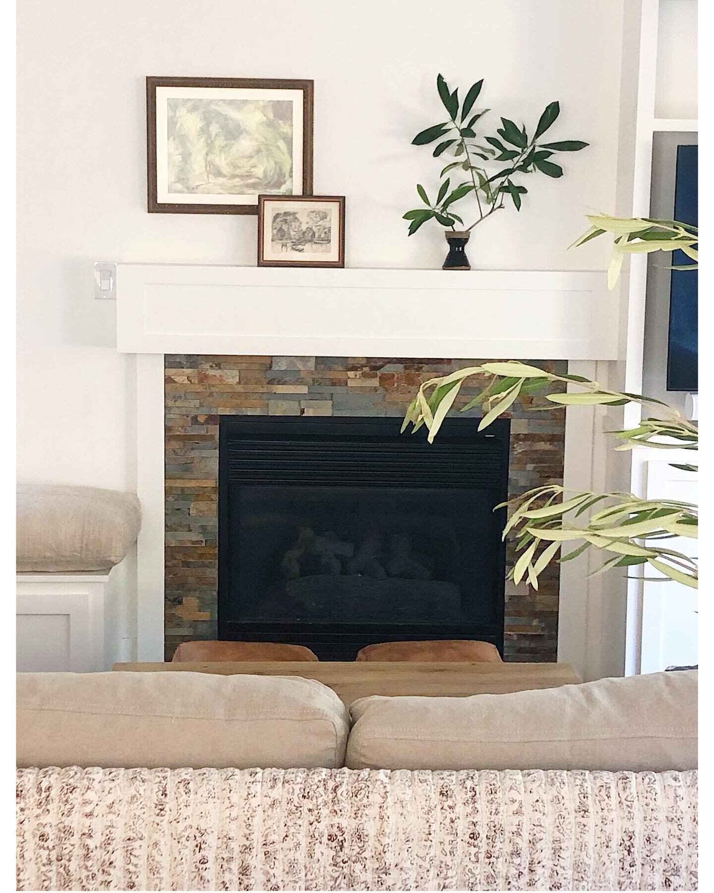 Another #stylingmoment 

#interiordesign #fireplacemantle