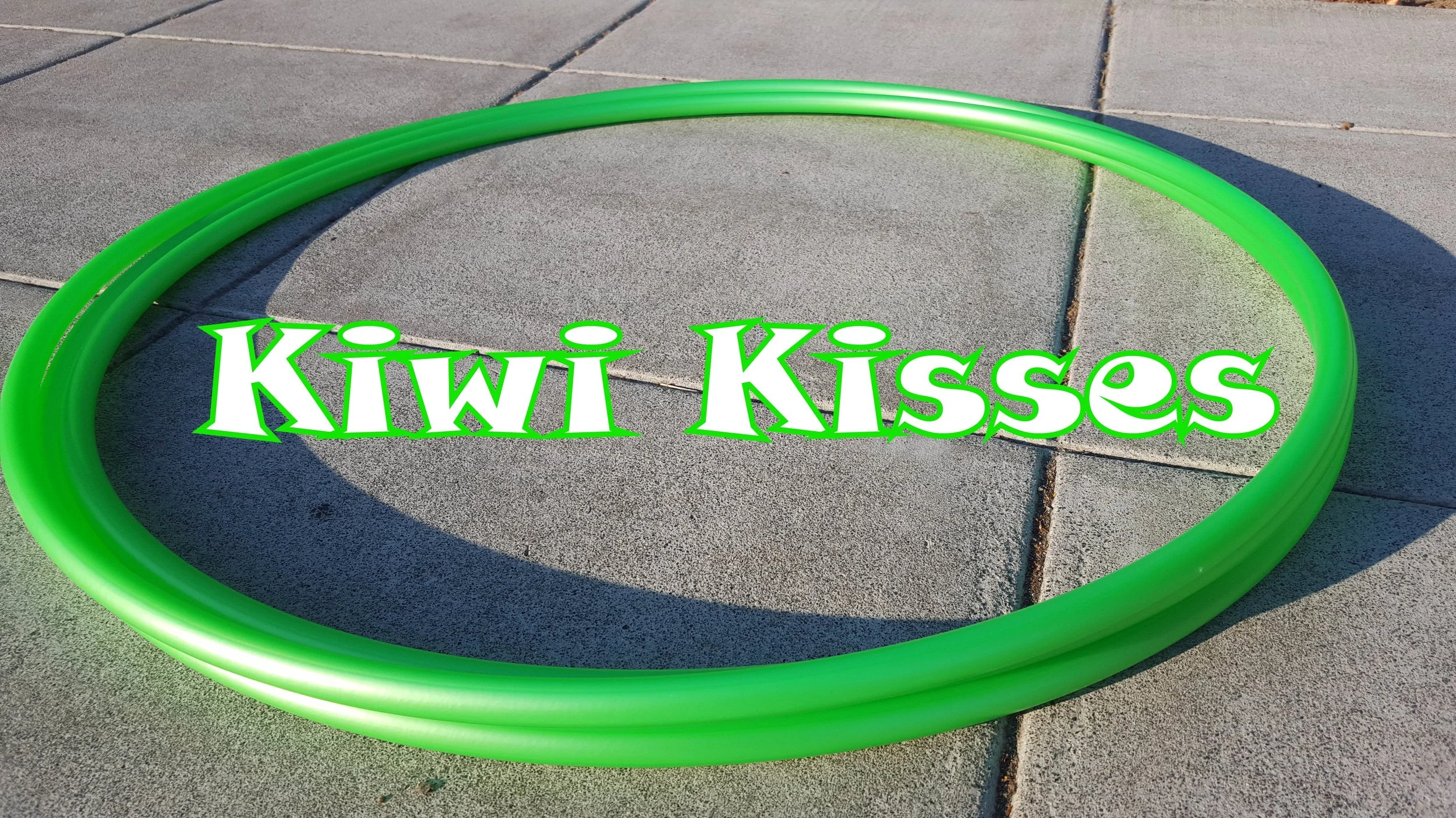 tgreenpoly-kiwikisses.jpg