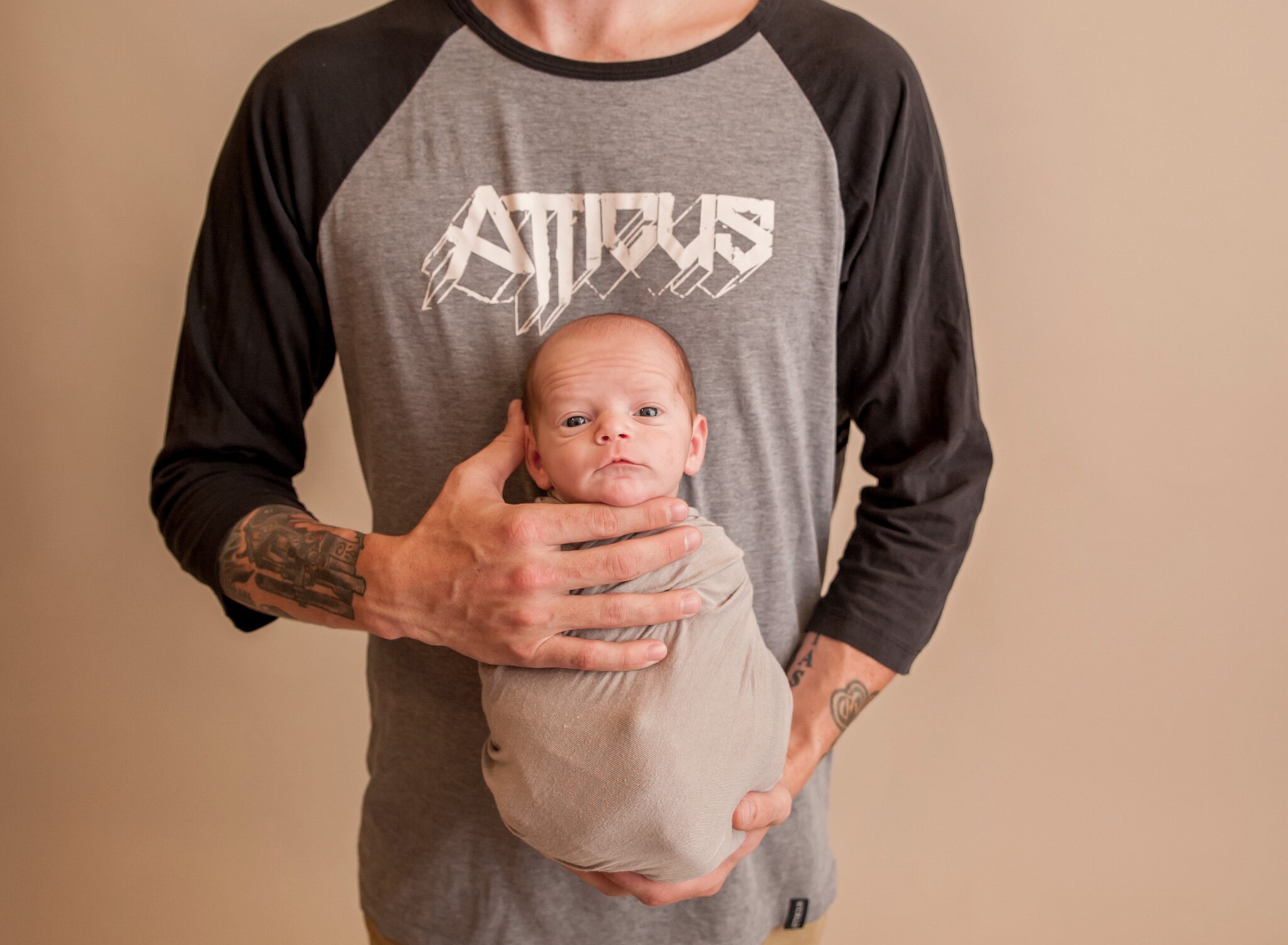 tattoed dad and baby knox county photographer.jpg