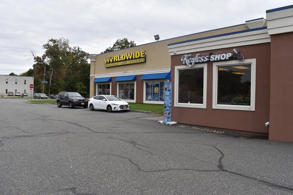 Keyless Shop is located at 410 US 46 Fairfield NJ 07004 next to Retro Fitness &amp; Worldwide wholesale floor coverings.