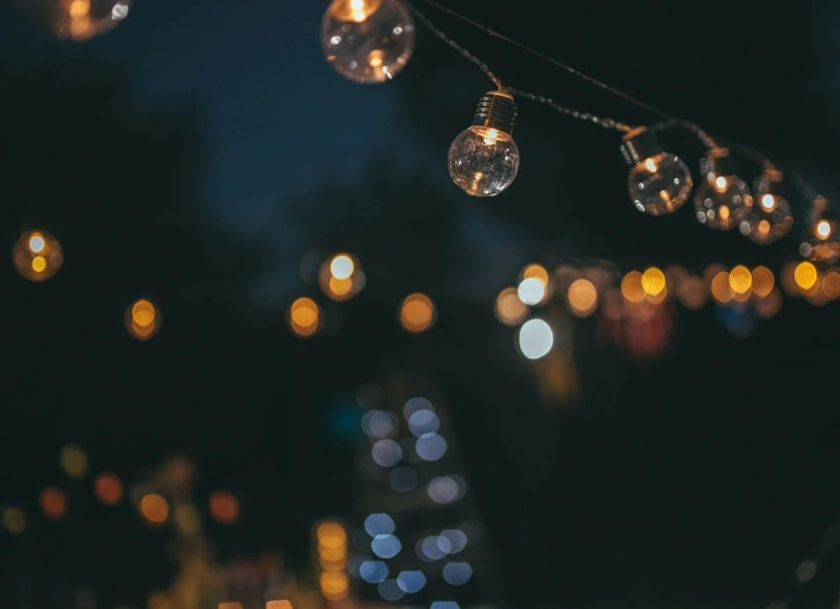 outdoor_string_lights.jpg