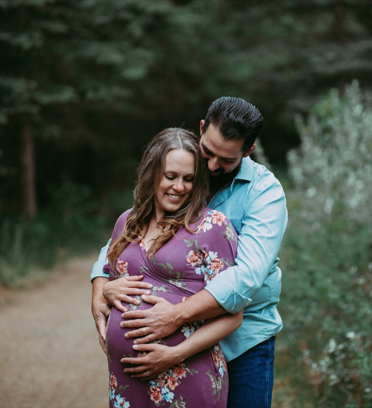S + C | CALGARY MATERNITY PHOTOGRAPHER | FISH CREEK PARK