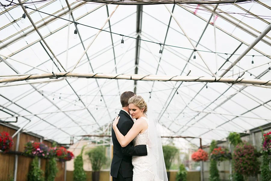 LINDSAY + KEVIN | SPRING BREAK FLOWER FARM WEDDING