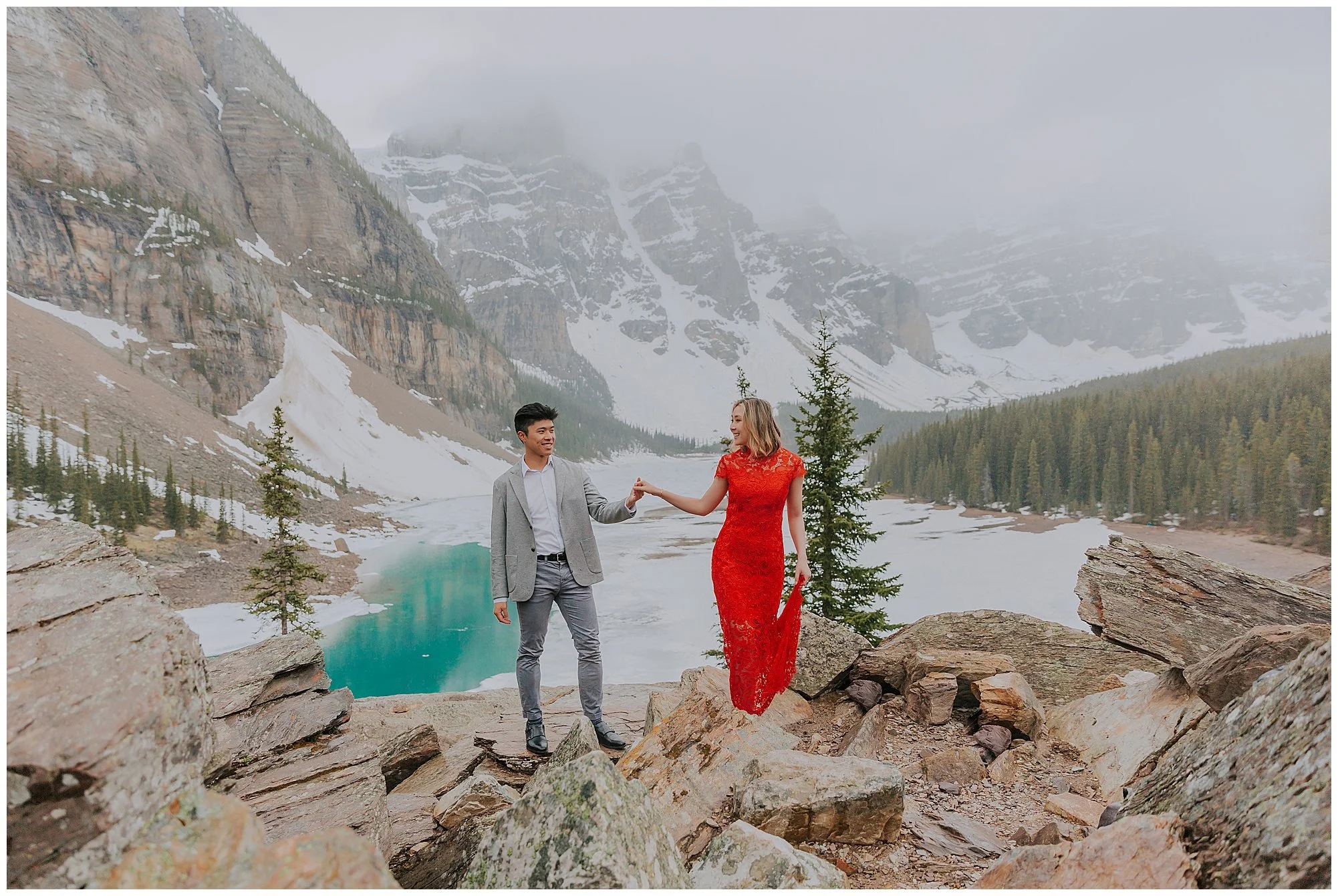 MORAINE LAKE | ENGAGEMENT PHOTOS