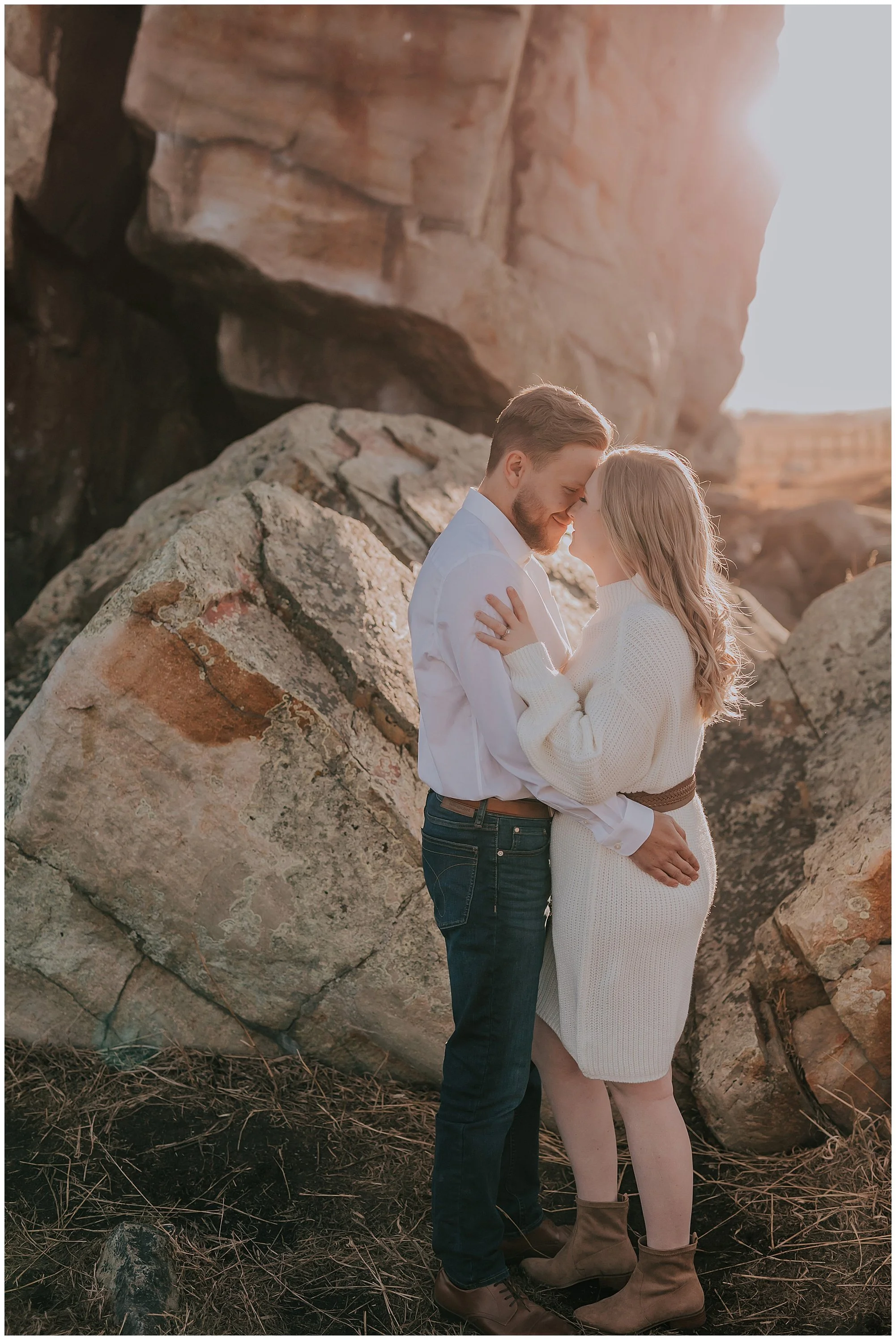 BIG ROCK ENGAGEMENT SESSION