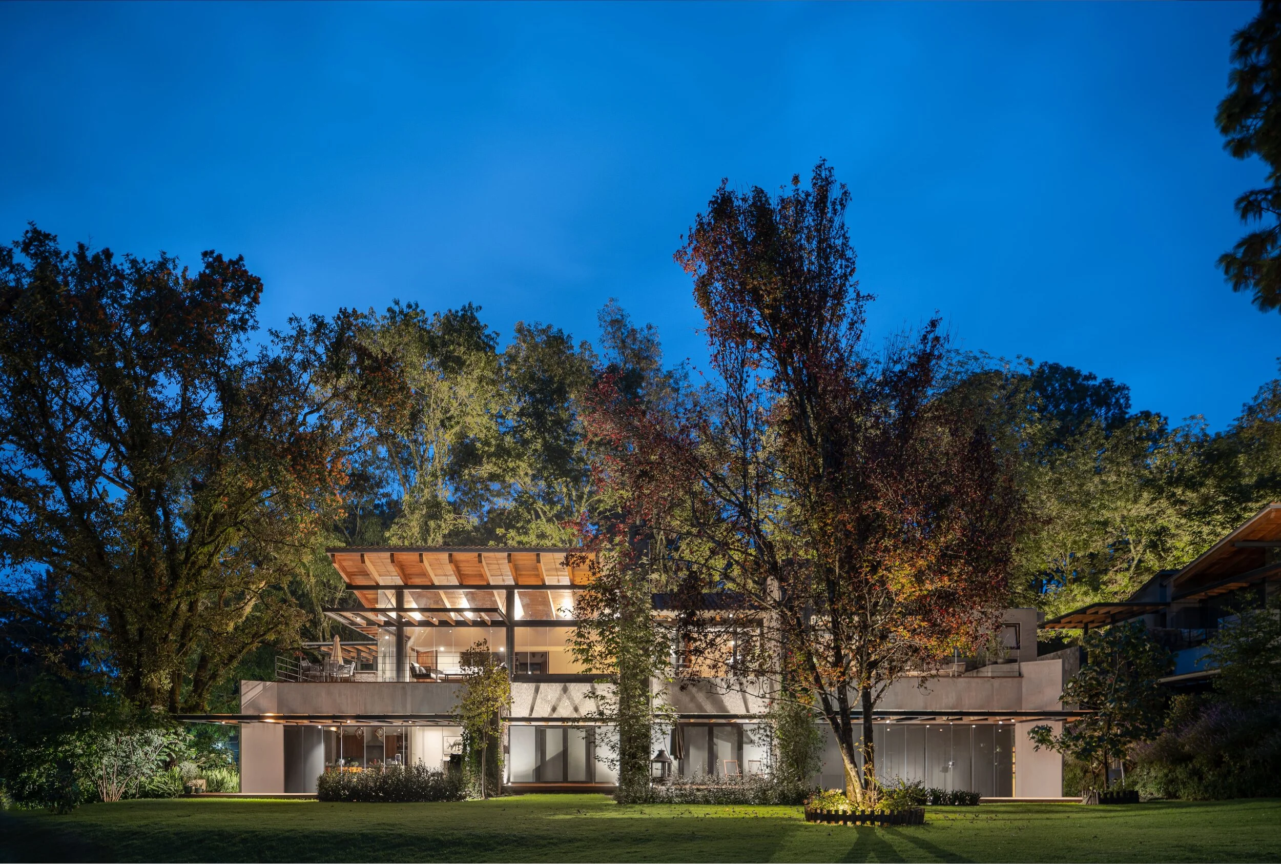 ZAR_AVANDARO 333_33-min.JPG