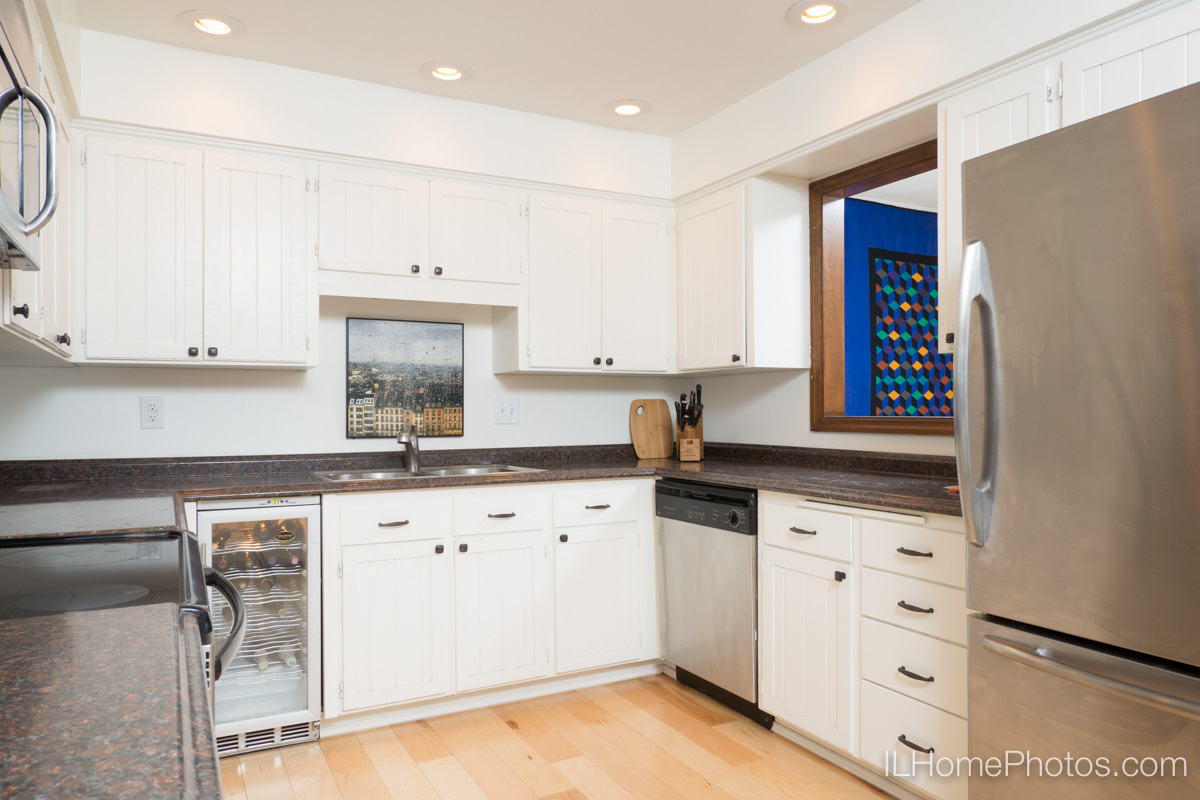 Interior kitchen photograph for real estate in Peoria, IL :: Illinois Home Photography by Michael Gowin, Lincoln, IL