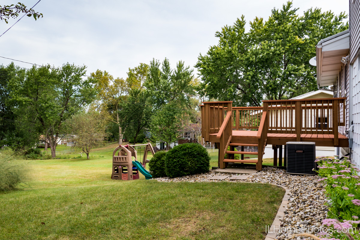 Exterior home photograph for real estate in Peoria, IL :: Illinois Home Photography by Michael Gowin, Lincoln, IL