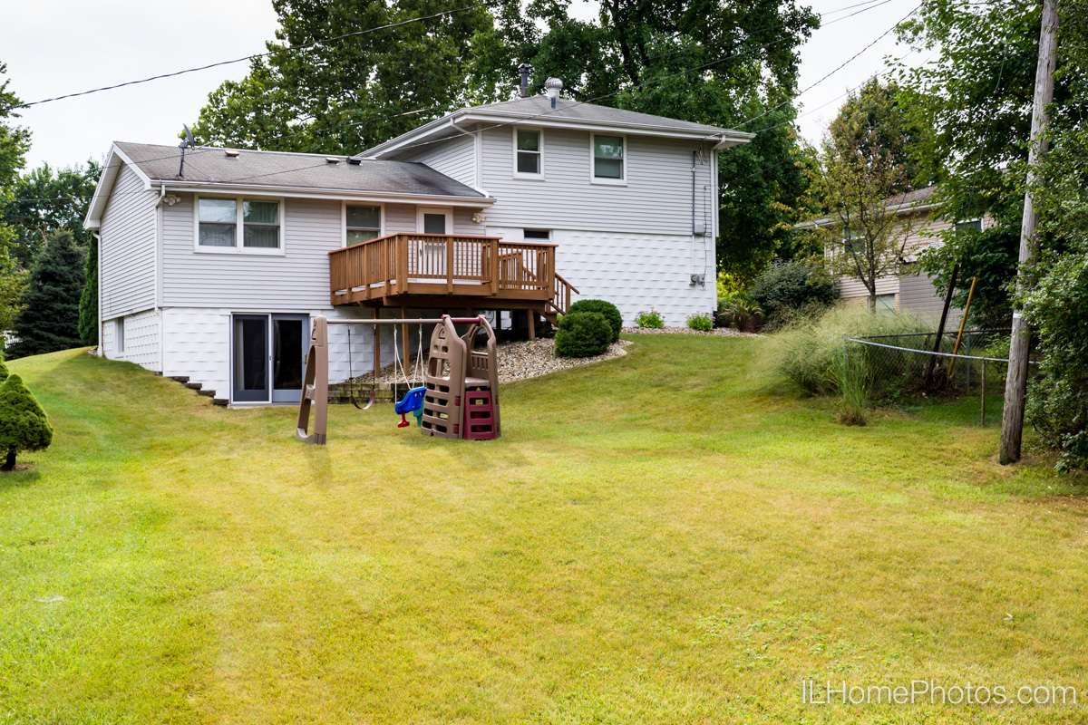 Exterior home photograph for real estate in Peoria, IL :: Illinois Home Photography by Michael Gowin, Lincoln, IL