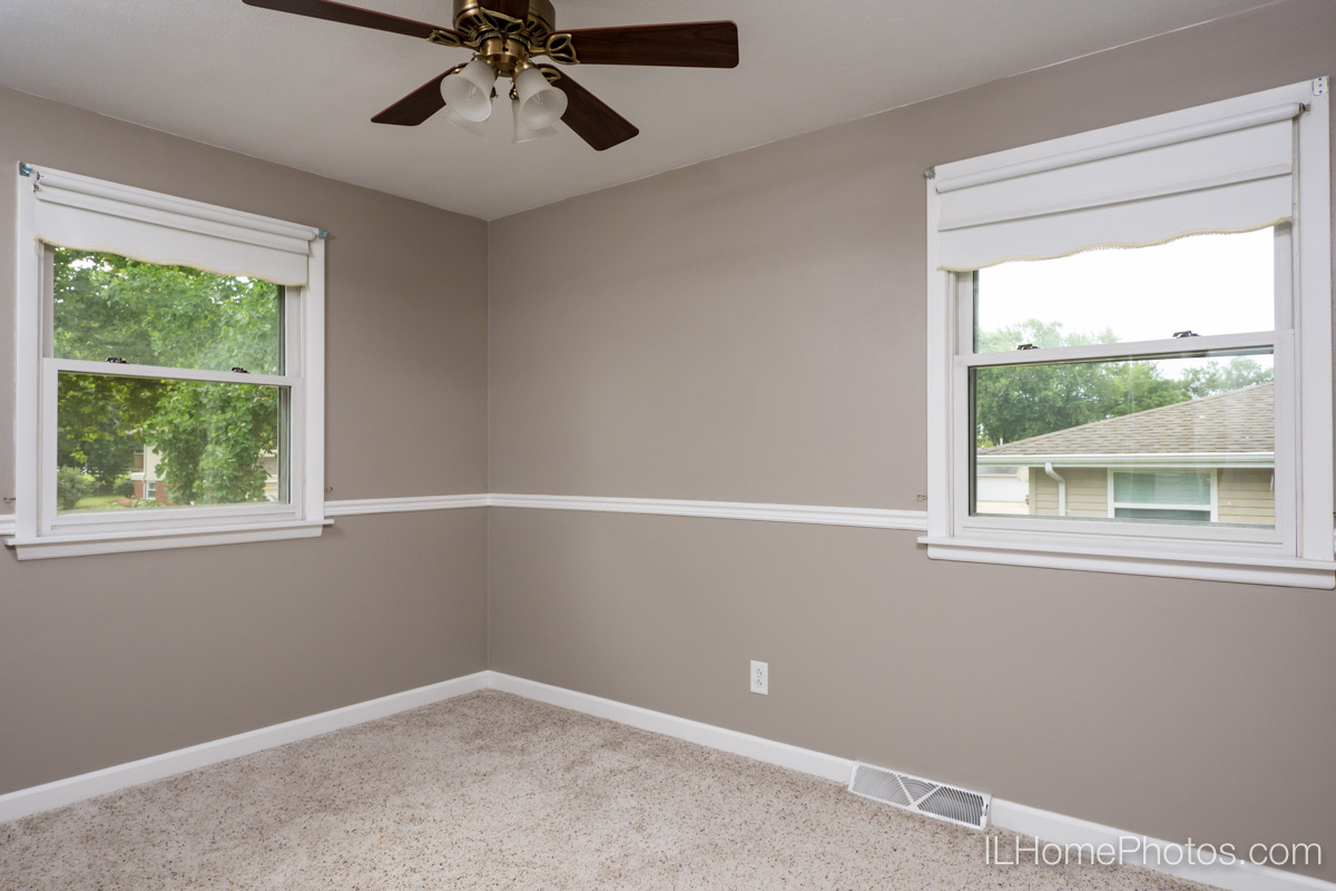 Interior bedroom photograph for real estate in Peoria, IL :: Illinois Home Photography by Michael Gowin, Lincoln, IL
