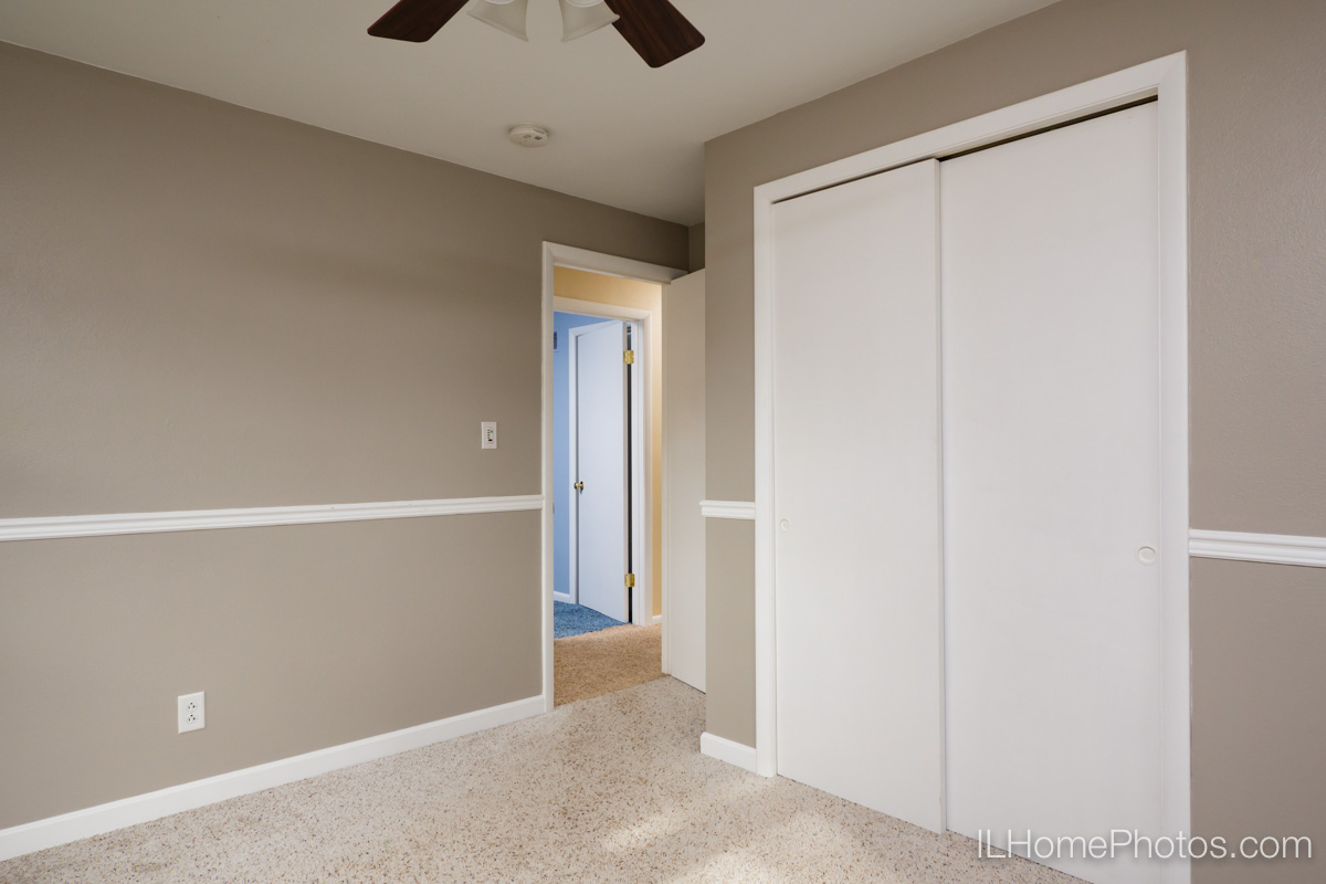 Interior bedroom photograph for real estate in Peoria, IL :: Illinois Home Photography by Michael Gowin, Lincoln, IL