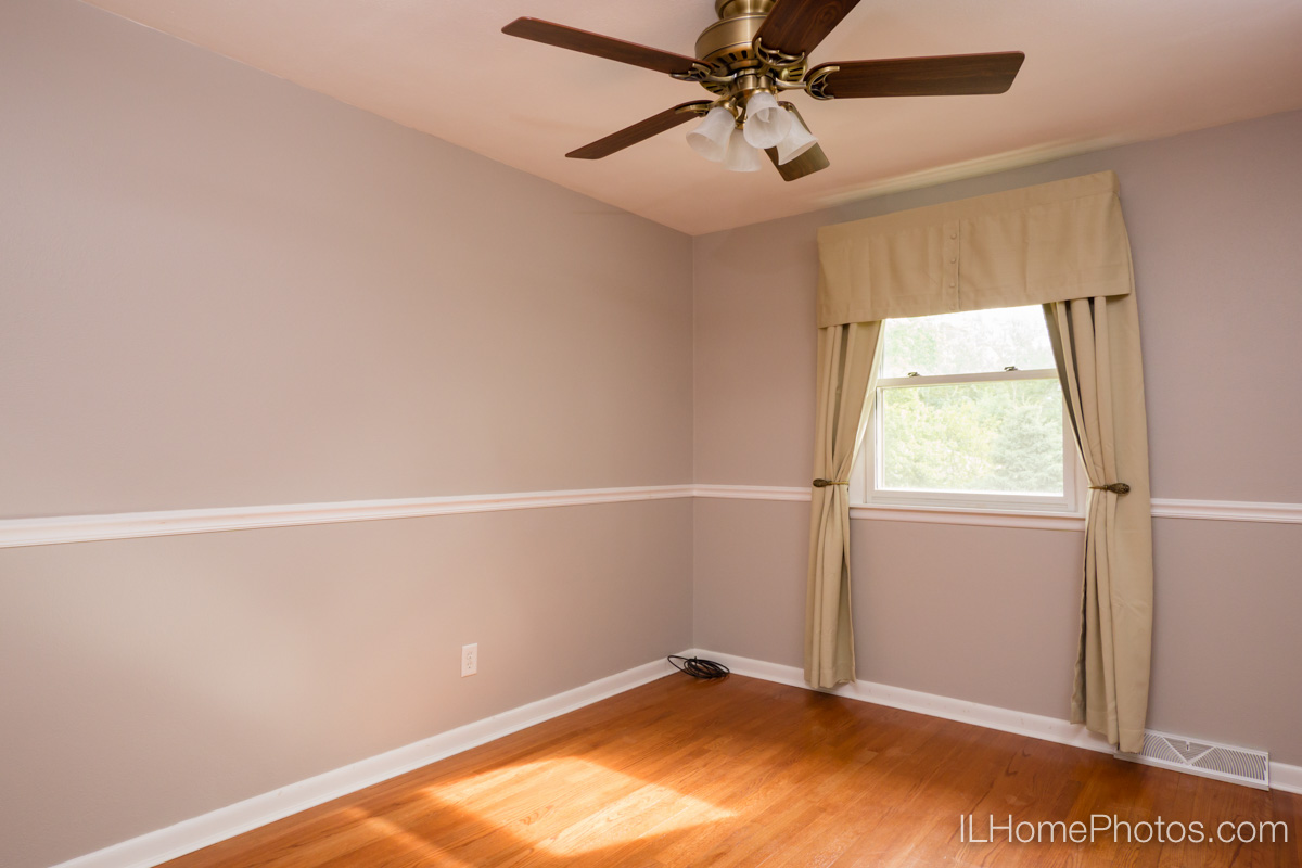 Interior bedroom photograph for real estate in Peoria, IL :: Illinois Home Photography by Michael Gowin, Lincoln, IL