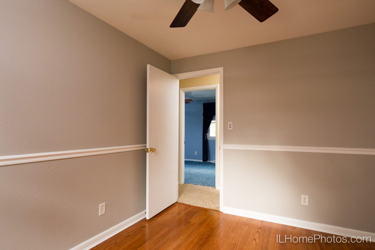 Interior bedroom photograph for real estate in Peoria, IL :: Illinois Home Photography by Michael Gowin, Lincoln, IL