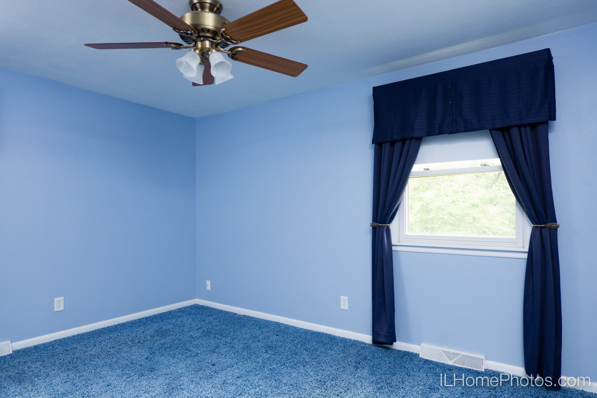Interior bedroom photograph for real estate in Peoria, IL :: Illinois Home Photography by Michael Gowin, Lincoln, IL