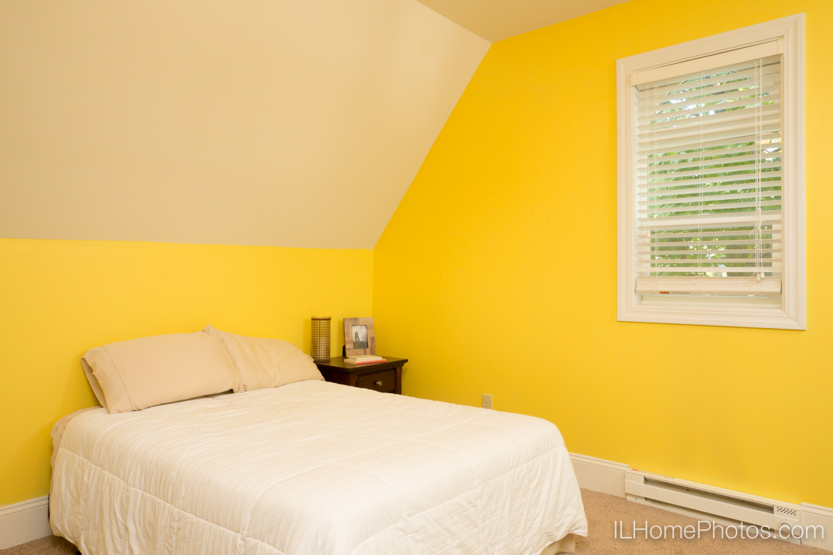 Interior home bedroom photograph for real estate in Delavan, IL :: Illinois Home Photography by Michael Gowin, Lincoln, IL