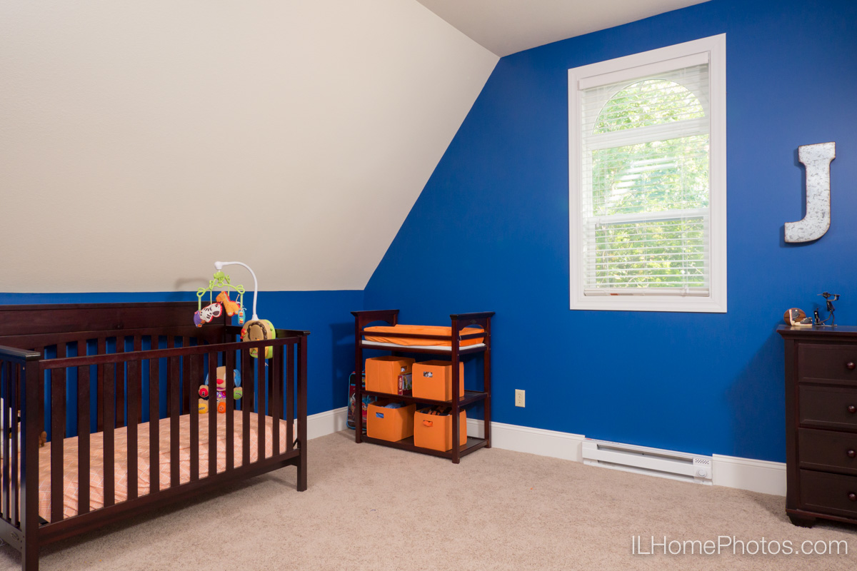 Interior home child's bedroom photograph for real estate in Delavan, IL :: Illinois Home Photography by Michael Gowin, Lincoln, IL