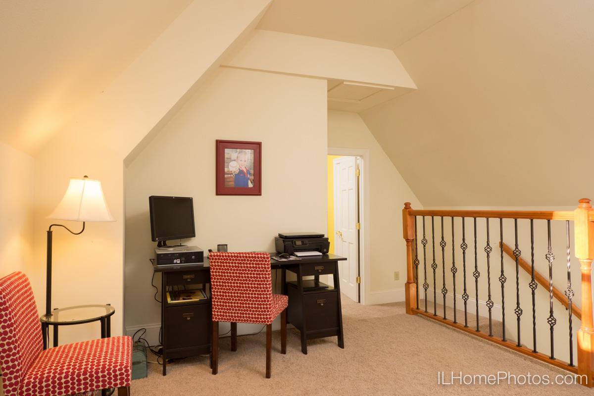 Interior home office photograph for real estate in Delavan, IL :: Illinois Home Photography by Michael Gowin, Lincoln, IL
