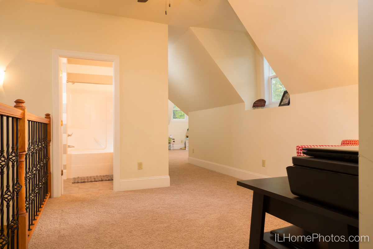 Interior home office photograph for real estate in Delavan, IL :: Illinois Home Photography by Michael Gowin, Lincoln, IL