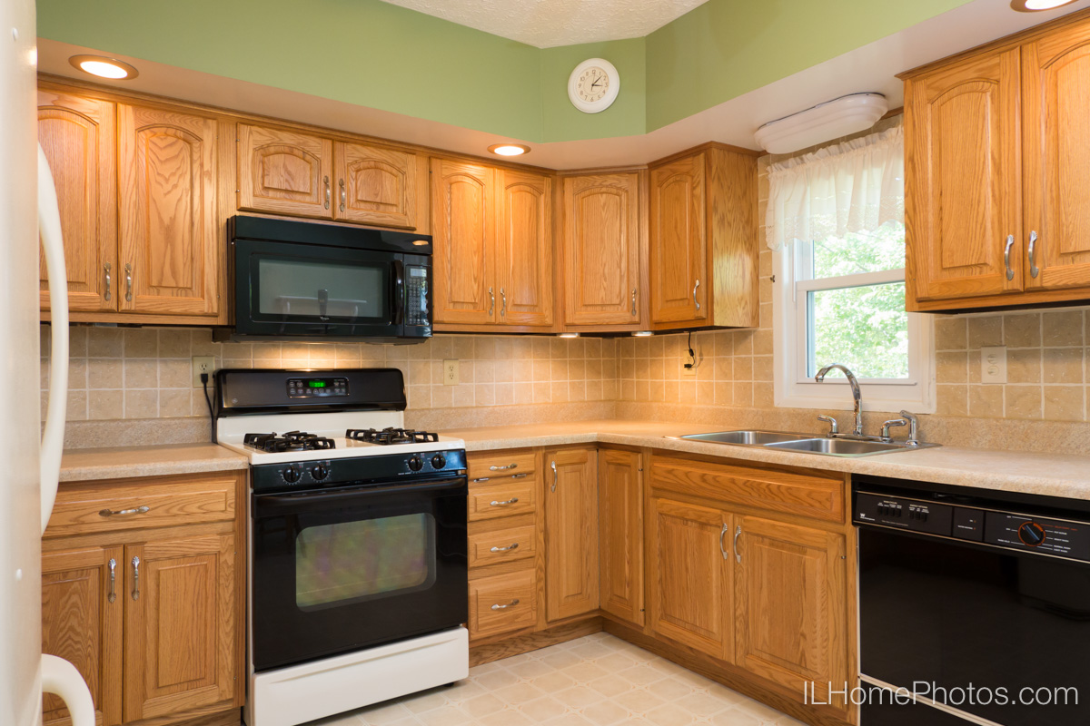 Interior kitchen photograph for real estate in Bloomington, IL :: Illinois Home Photography by Michael Gowin, Lincoln, IL
