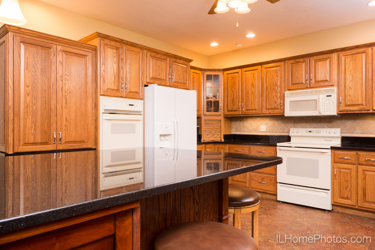 Interior kitchen photograph for real estate in Elkhart, IL :: Illinois Home Photography by Michael Gowin, Lincoln, IL