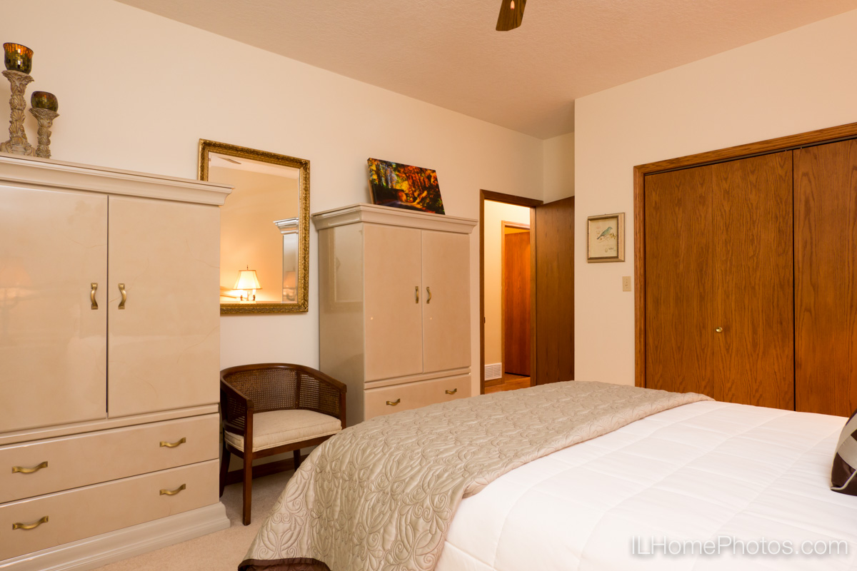 Interior bedroom photograph for real estate in Elkhart, IL :: Illinois Home Photography by Michael Gowin, Lincoln, IL