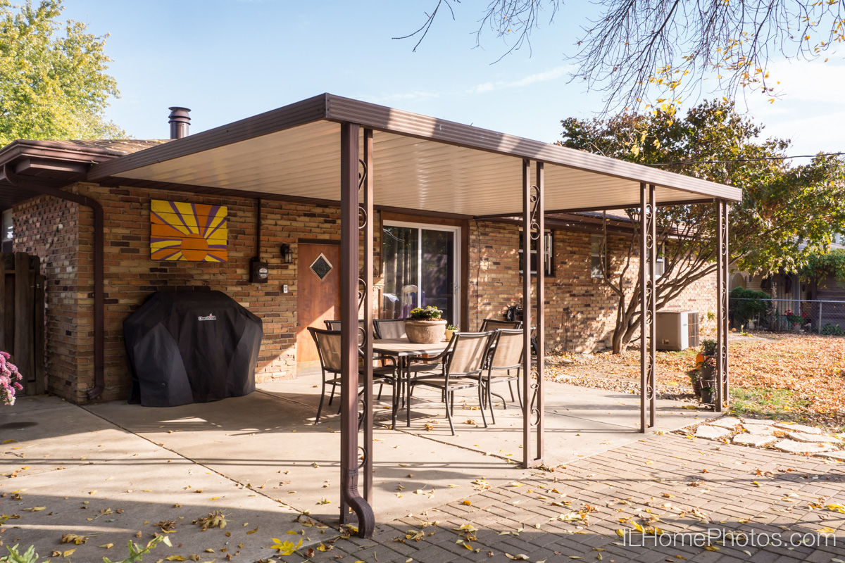 Exterior home photograph for real estate in Morton, IL :: Illinois Home Photography by Michael Gowin, Lincoln, IL
