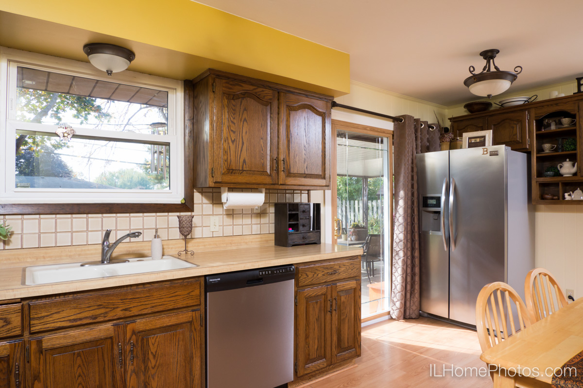 Interior kitchen photograph for real estate in Morton, IL :: Illinois Home Photography by Michael Gowin, Lincoln, IL