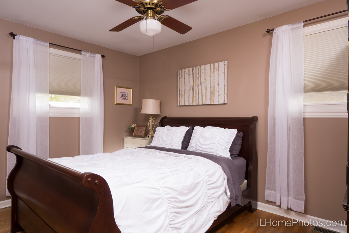 Interior bedroom photograph for real estate in Morton, IL :: Illinois Home Photography by Michael Gowin, Lincoln, IL