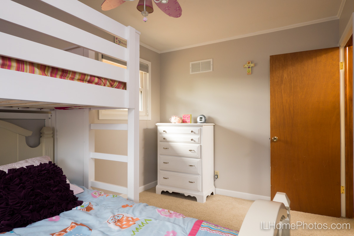 Interior bedroom photograph for real estate in Morton, IL :: Illinois Home Photography by Michael Gowin, Lincoln, IL