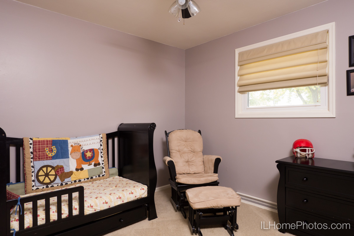 Interior bedroom photograph for real estate in Morton, IL :: Illinois Home Photography by Michael Gowin, Lincoln, IL