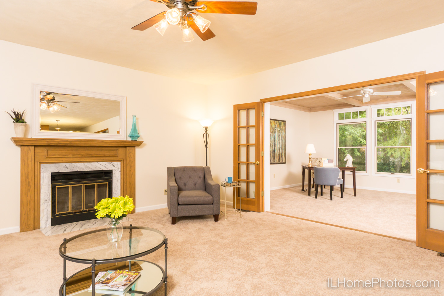 Interior living room photograph for real estate in Peoria, IL :: Illinois Home Photography by Michael Gowin, Lincoln, IL