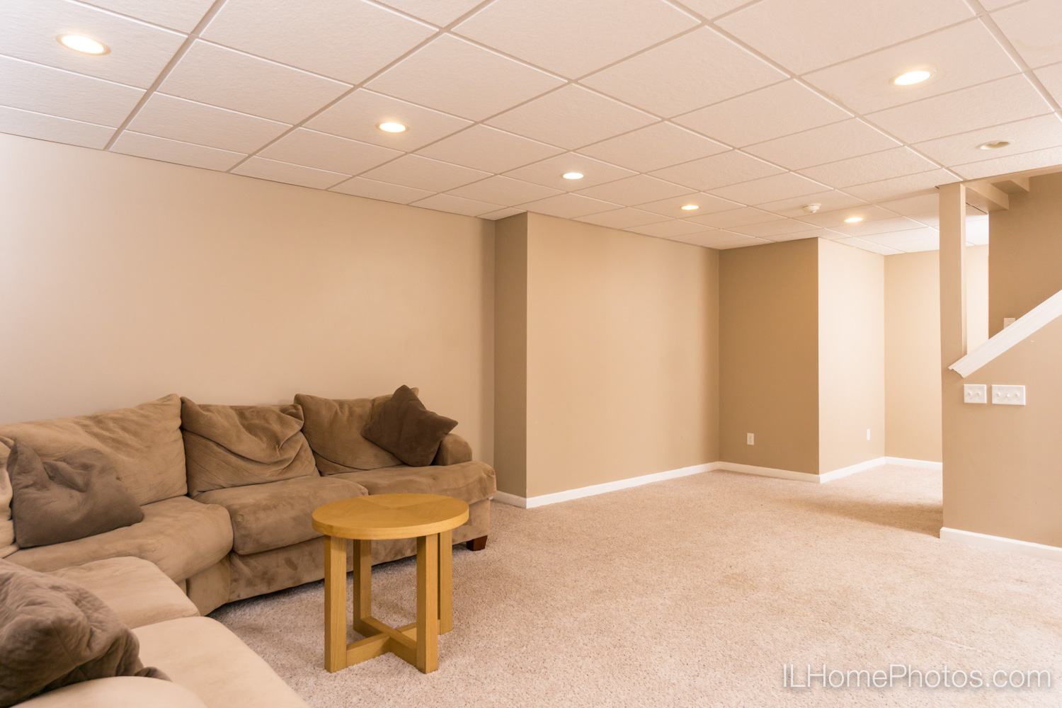 Interior family room photograph for real estate in Peoria, IL :: Illinois Home Photography by Michael Gowin, Lincoln, IL