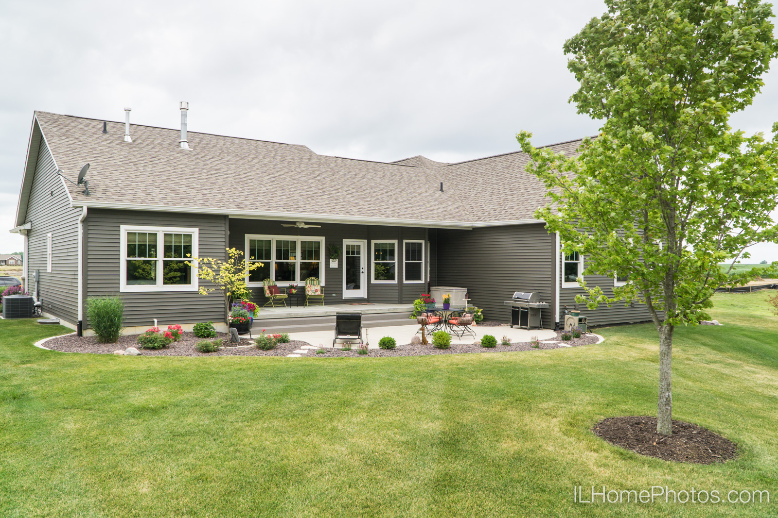 Exterior home photograph for real estate in Springfield, IL :: Illinois Home Photography by Michael Gowin, Lincoln, IL