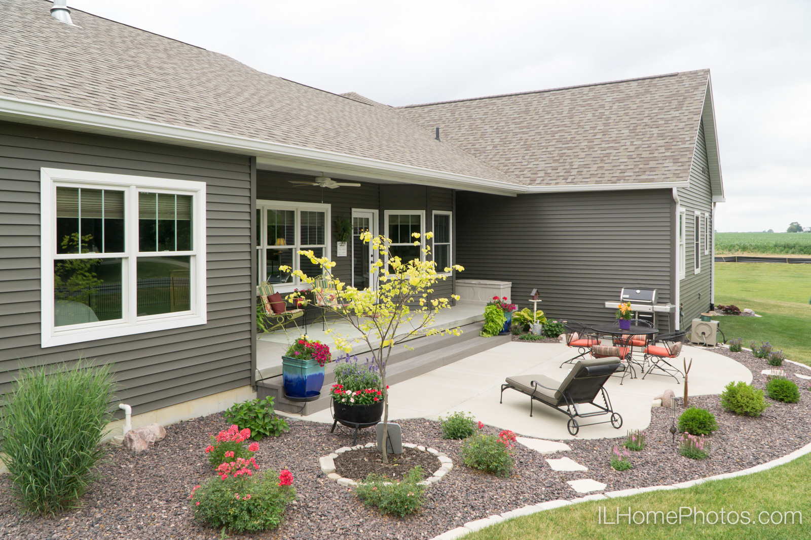 Exterior home photograph for real estate in Springfield, IL :: Illinois Home Photography by Michael Gowin, Lincoln, IL