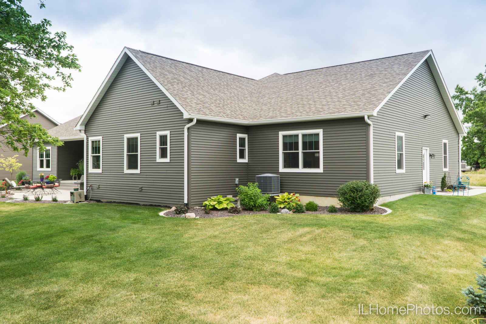 Exterior home photograph for real estate in Springfield, IL :: Illinois Home Photography by Michael Gowin, Lincoln, IL