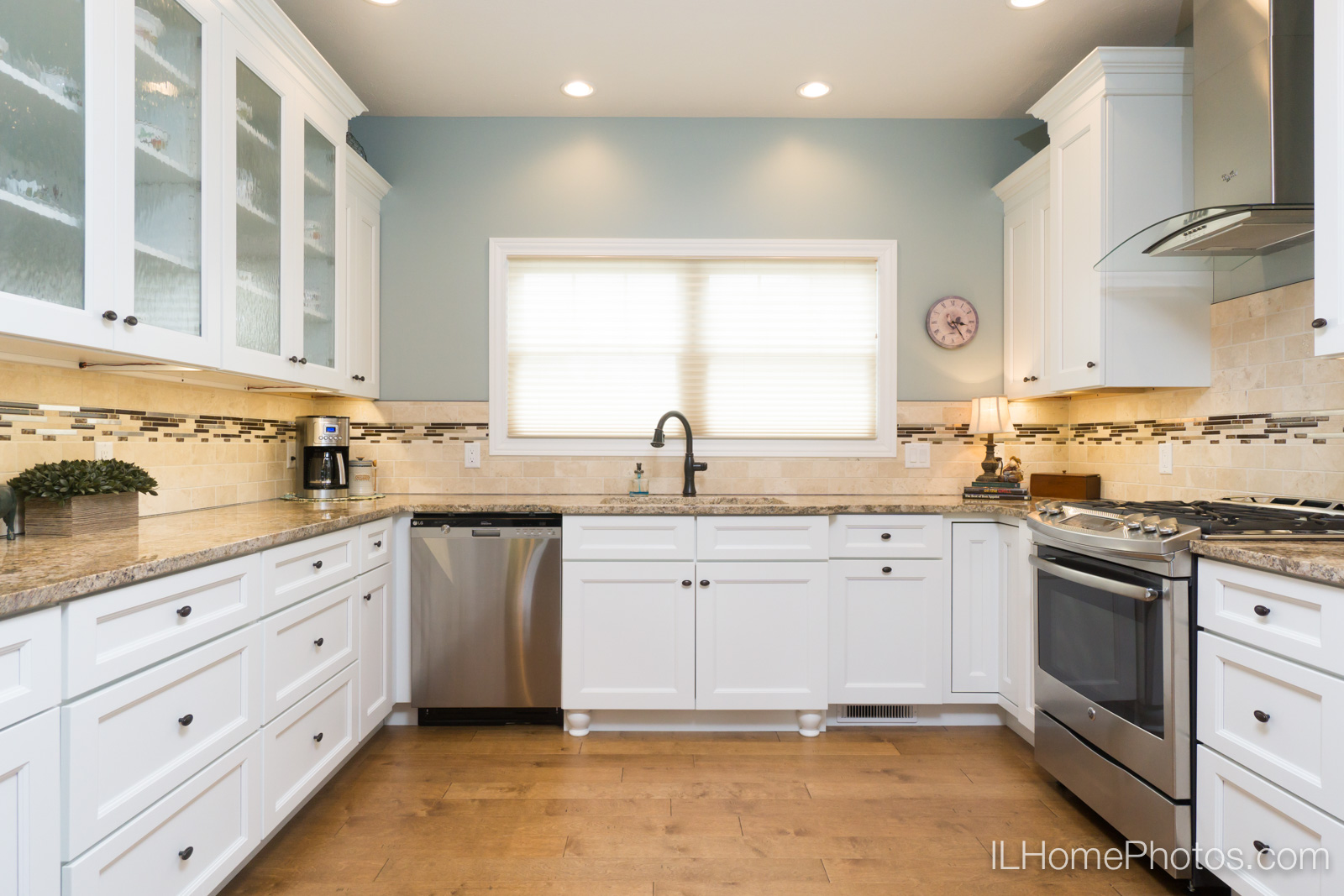 Interior kitchen photograph for real estate in Springfield, IL :: Illinois Home Photography by Michael Gowin, Lincoln, IL
