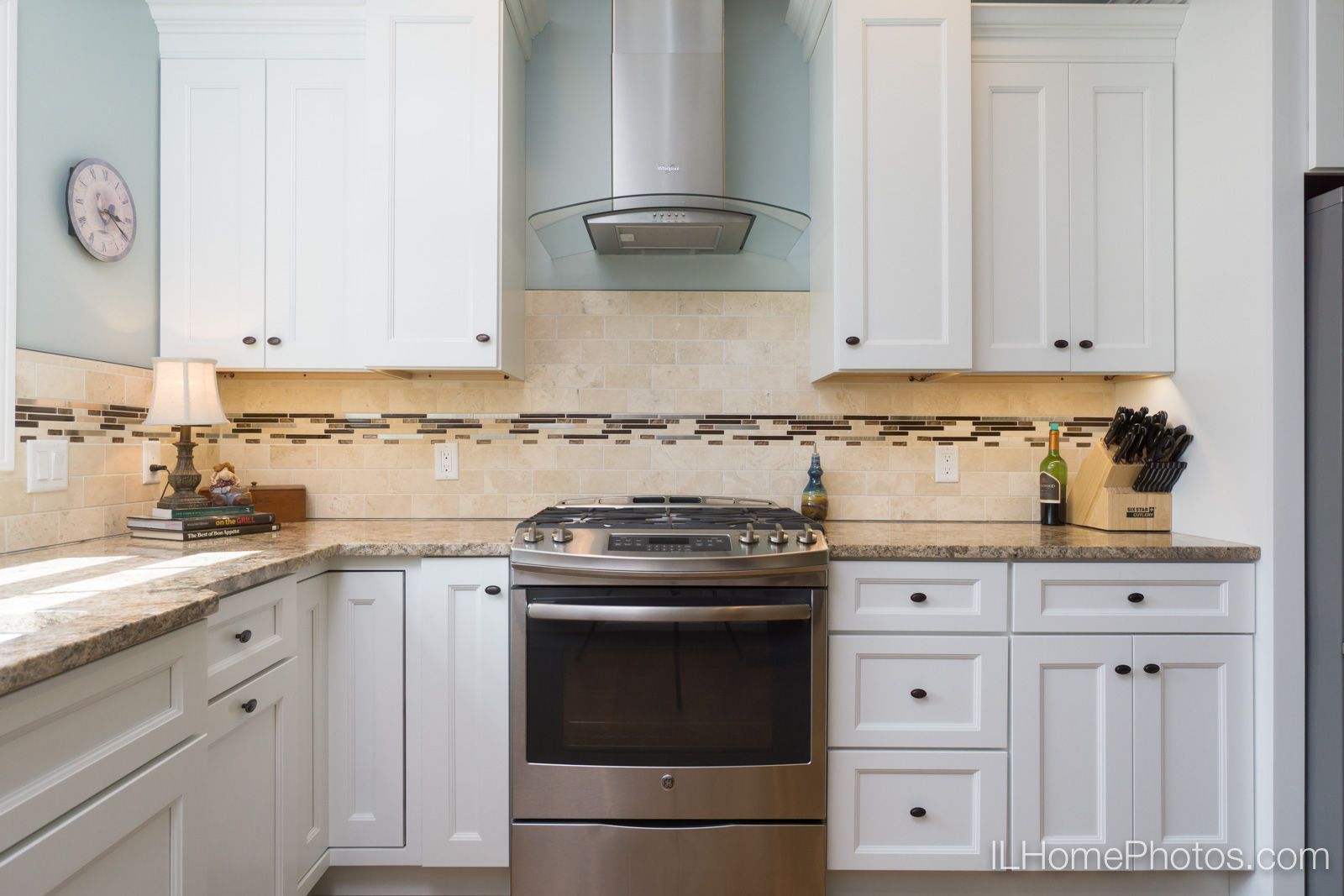Interior kitchen photograph for real estate in Springfield, IL :: Illinois Home Photography by Michael Gowin, Lincoln, IL