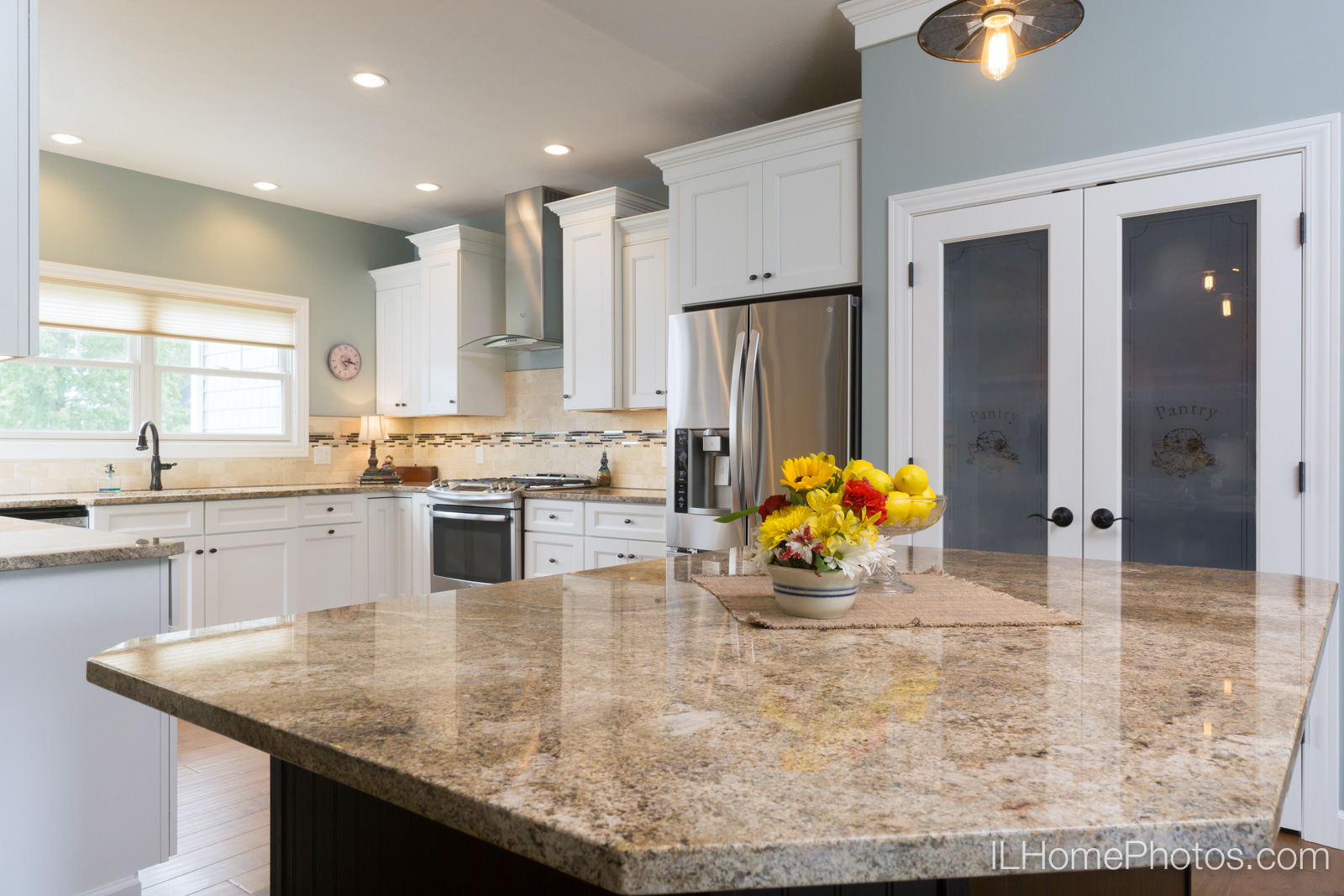 Interior kitchen photograph for real estate in Springfield, IL :: Illinois Home Photography by Michael Gowin, Lincoln, IL