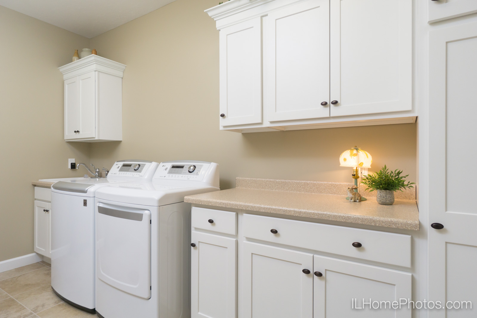 Interior laundry and utility room photograph for real estate in Springfield, IL :: Illinois Home Photography by Michael Gowin, Lincoln, IL