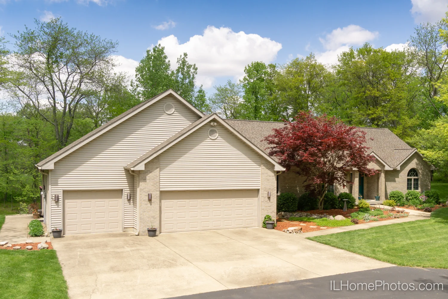 Property Photographs 5294 N Kruse Rd, Mt Zion, IL Decatur