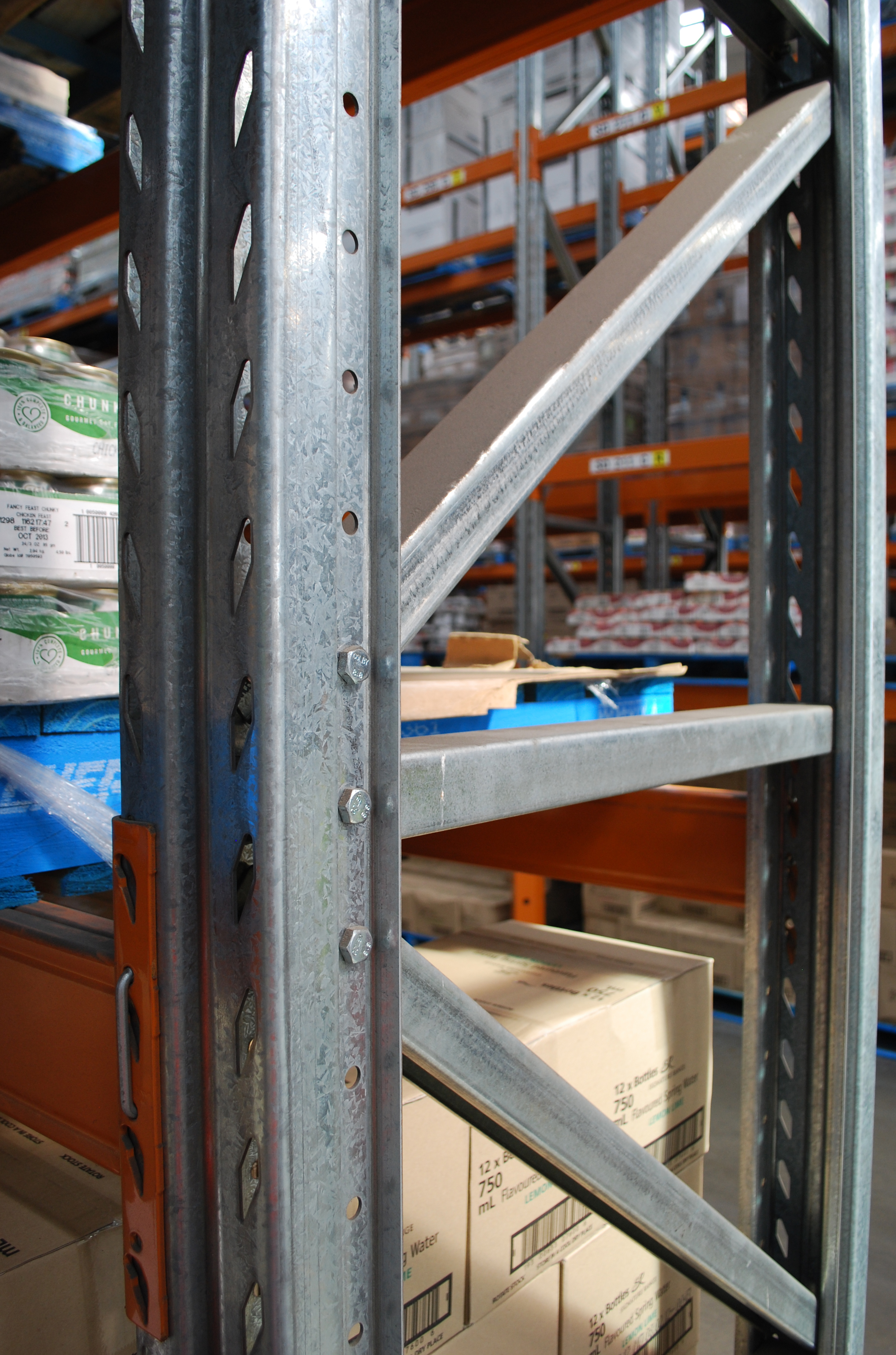 Seismic rack fram bracing