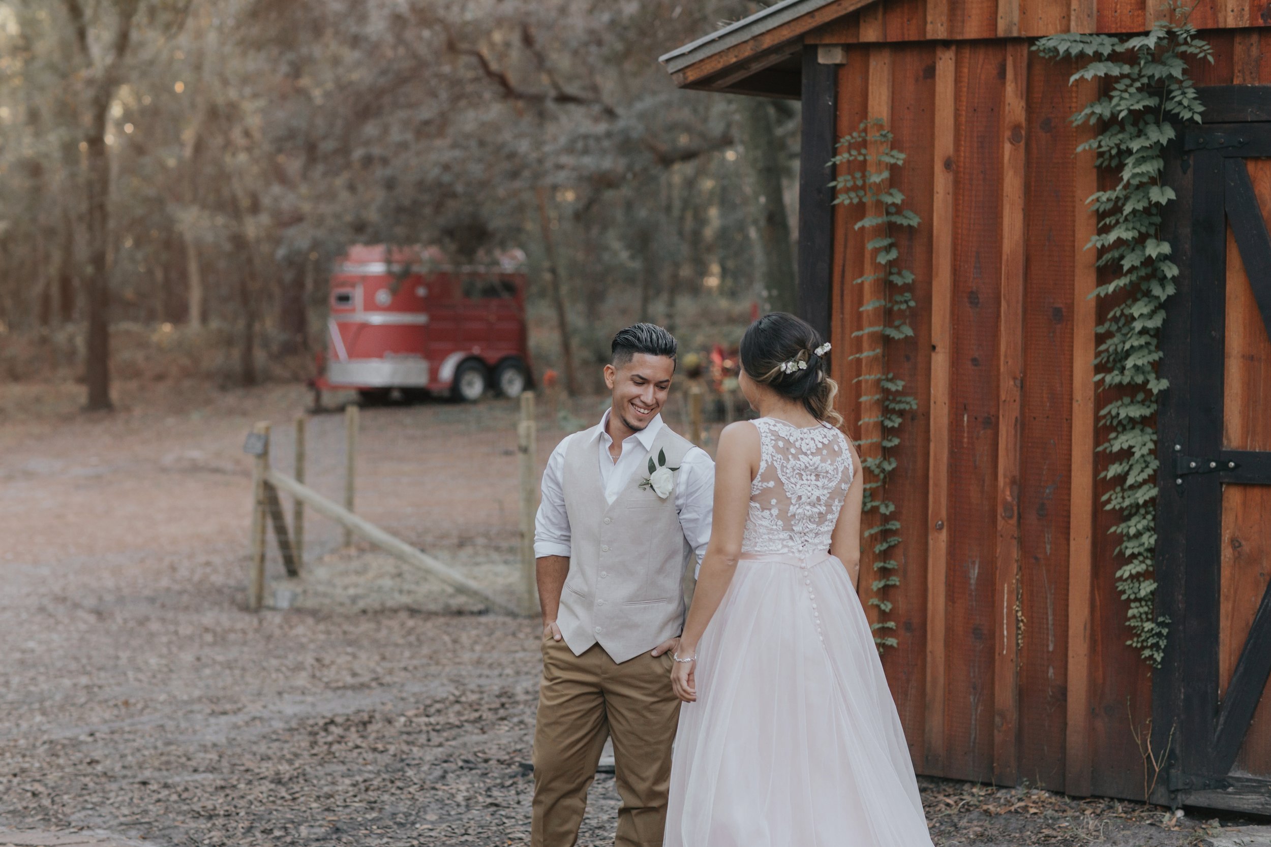 Wedding Day | Bridle Oaks Barn | Vanessa Boy Photography | vanessaboy.com-265.com final gallery.jpg