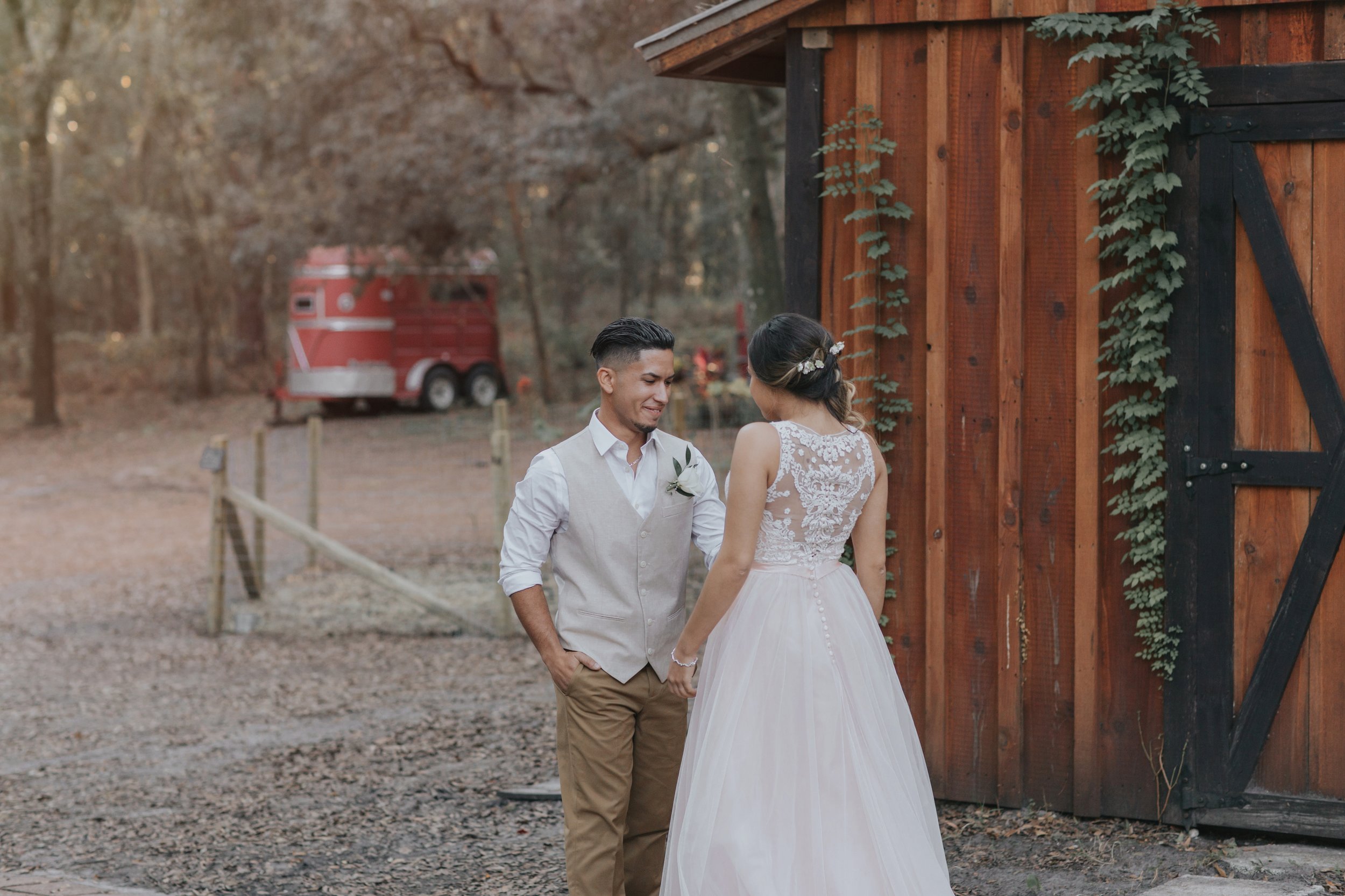 Wedding Day | Bridle Oaks Barn | Vanessa Boy Photography | vanessaboy.com-266.com final gallery.jpg