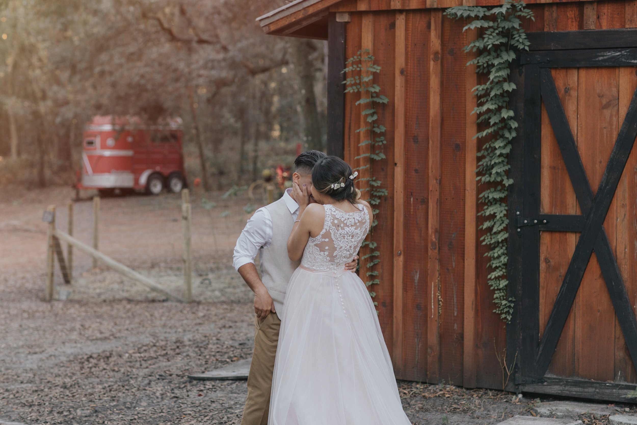 Wedding Day | Bridle Oaks Barn | Vanessa Boy Photography | vanessaboy.com-269.com final gallery.jpg