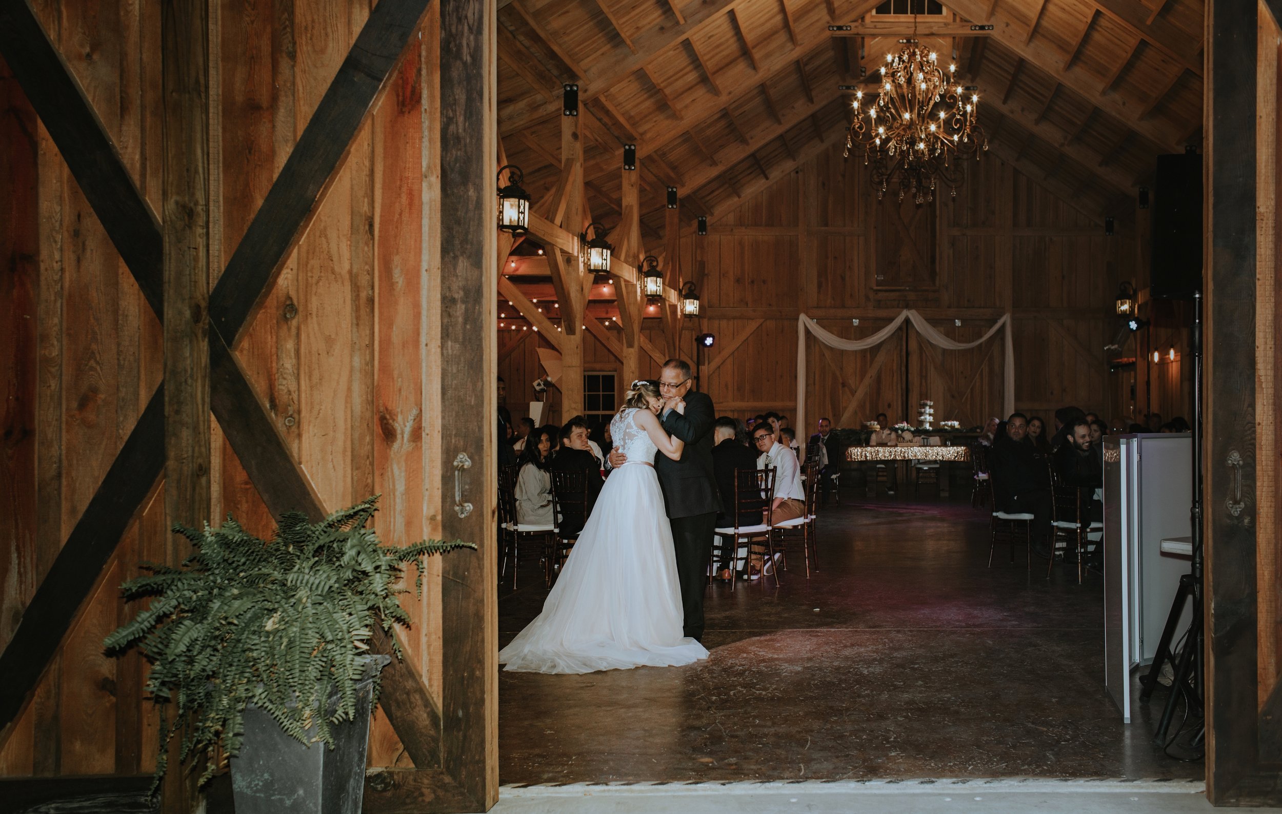 Wedding Day | Bridle Oaks Barn | Vanessa Boy Photography | vanessaboy.com-661.com final gallery.jpg